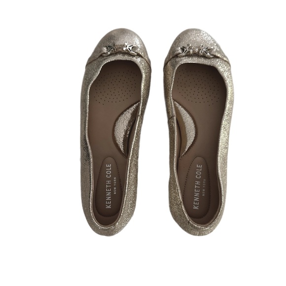 Kenneth Cole’s Women Gold Flats size 8 - Picture 7 of 9